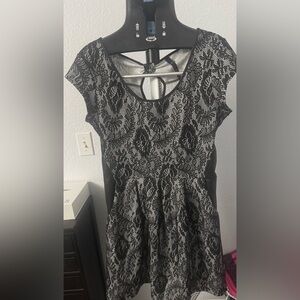 Jessica Simpson Black Lace Accent